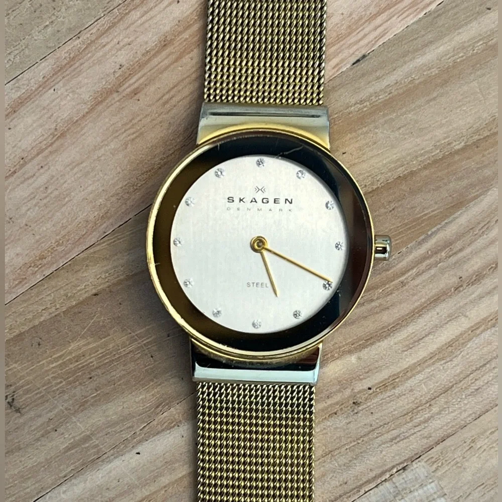 Skagen Steel Denmark Ladies Watch Gold-Tone Mesh Bracelet  Dial Ring Crystals